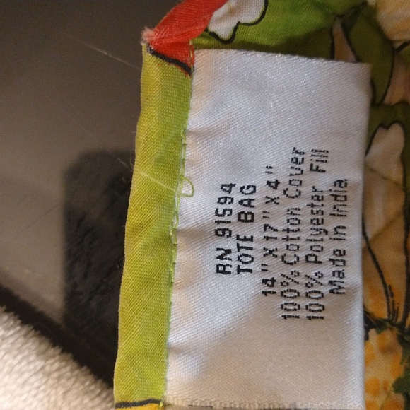 The Chandler Collection Reversible Quilted Travel Bag - Picture 2 of 6